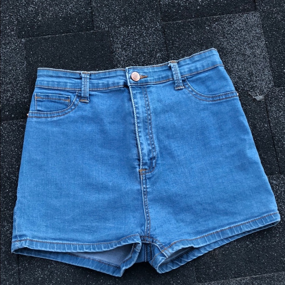 High wasted denim shorts